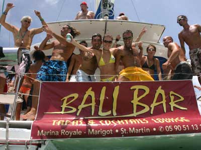 catamaran du Bali Bar